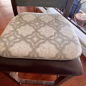 2 seat cushions